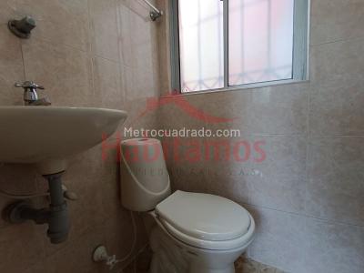 Apartamento de 3 alcobas en venta en Lopez De Mesa, Medellín, 75 m² · foto 5 de 12
