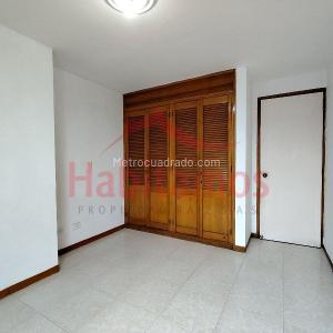 Apartamento de 3 alcobas en arriendo en Florida Nueva, Medellín, 120 m² · foto 12 de 20