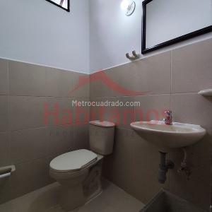 Casa de 2 alcobas en arriendo en El Velodromo, Medellín, 100 m² · foto 10 de 14