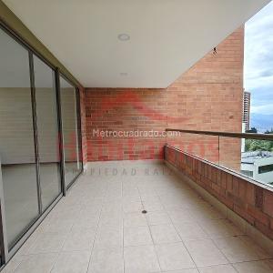 Apartamento de 3 alcobas en venta en El Poblado, Medellín, 144 m² · foto 2 de 20