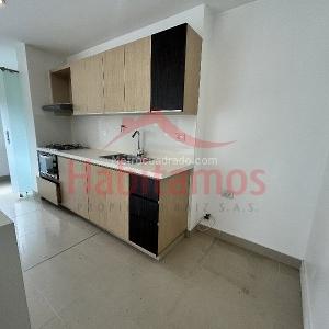 Apartamento de 3 alcobas en arriendo en El Poblado, Medellín, 95 m² · foto 2 de 19