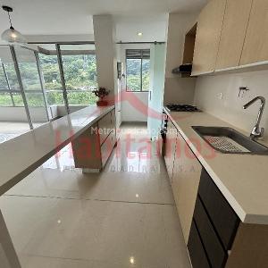 Apartamento de 3 alcobas en arriendo en El Poblado, Medellín, 95 m² · foto 3 de 19