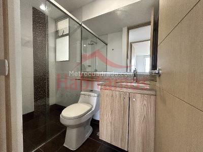 Apartamento de 3 alcobas en arriendo en El Poblado, Medellín, 105 m² · foto 11 de 16