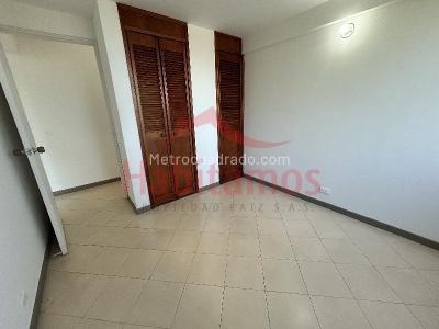 Apartamento de 3 alcobas en arriendo en El Poblado, Medellín, 82 m² · foto 8 de 16