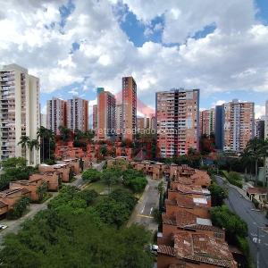 Apartamento de 3 alcobas en arriendo en Loma De Los Bernal, Medellín, 67 m² · foto 3 de 20