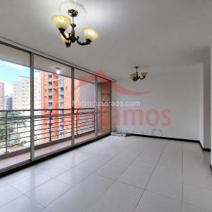 Apartamento de 3 alcobas en arriendo en Loma De Los Bernal, Medellín, 67 m² · foto 4 de 20