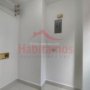 Apartamento de 3 alcobas en arriendo en Loma De Los Bernal, Medellín, 67 m² · foto 8 de 20