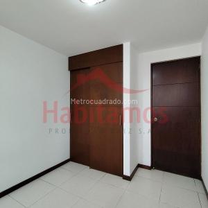 Apartamento de 3 alcobas en arriendo en Loma De Los Bernal, Medellín, 67 m² · foto 12 de 20
