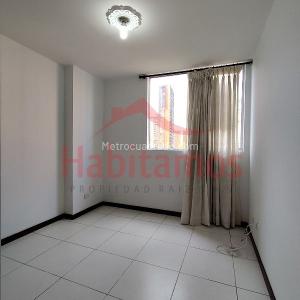 Apartamento de 3 alcobas en arriendo en Loma De Los Bernal, Medellín, 67 m² · foto 13 de 20