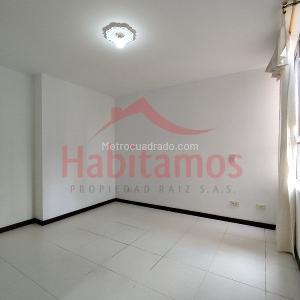 Apartamento de 3 alcobas en arriendo en Loma De Los Bernal, Medellín, 67 m² · foto 15 de 20