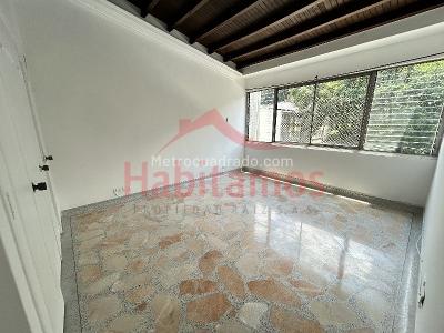 Apartamento de 4 alcobas en arriendo en El Poblado, Medellín, 120 m² · foto 12 de 14