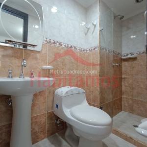 Apartamento en arriendo en Laureles, Medellín · foto 9 de 19
