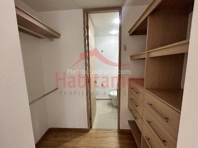 Apartamento de 3 alcobas en arriendo en El Poblado, Medellín, 75 m² · foto 13 de 16
