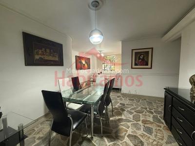 Apartamento de 3 alcobas en venta en Laureles, Medellín, 114 m² · foto 2 de 16