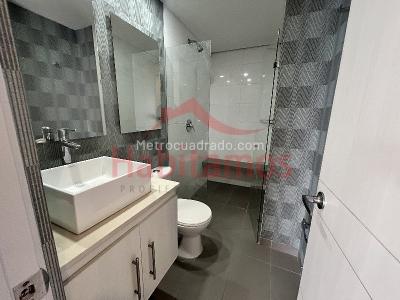 Apartamento de 3 alcobas en arriendo en El Poblado, Medellín, 105 m² · foto 10 de 17