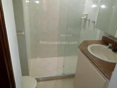Apartamento de 2 alcobas en arriendo en Bolivariana, Medellín, 100 m² · foto 14 de 18
