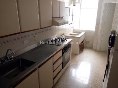 Apartamento de 2 alcobas en arriendo en Bolivariana, Medellín, 100 m² · foto 2 de 18