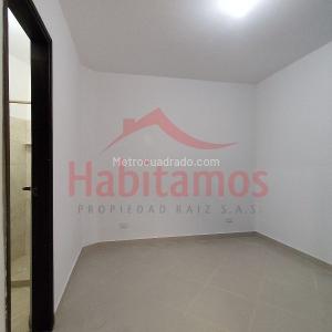 Casa de 4 alcobas en arriendo en Florida Nueva, Medellín, 220 m² · foto 15 de 20