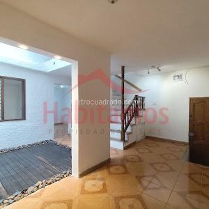 Casa de 5 alcobas en arriendo en Santa Monica, Medellín, 120 m² · foto 2 de 20
