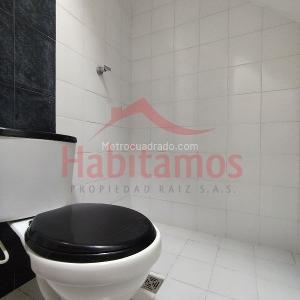 Casa de 5 alcobas en arriendo en Santa Monica, Medellín, 120 m² · foto 4 de 20