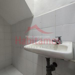 Casa de 5 alcobas en arriendo en Santa Monica, Medellín, 120 m² · foto 5 de 20