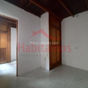 Casa de 5 alcobas en arriendo en Santa Monica, Medellín, 120 m² · foto 9 de 20