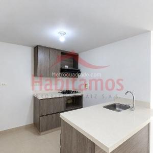 Apartamento de 2 alcobas en arriendo en La Castellana, Medellín, 78 m² · foto 2 de 20