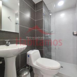 Apartamento de 2 alcobas en arriendo en La Castellana, Medellín, 78 m² · foto 10 de 20