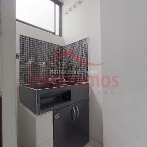 Apartaestudio en arriendo en Santa Teresita, Medellín, 33 m² · foto 8 de 9