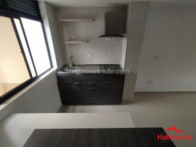 Apartamento de 3 alcobas en arriendo en La Gloria, Medellín, 84 m² · foto 2 de 8