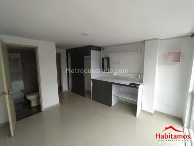 Apartamento de 3 alcobas en arriendo en La Gloria, Medellín, 84 m² · foto 3 de 8