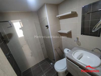 Apartamento de 3 alcobas en arriendo en La Gloria, Medellín, 84 m² · foto 5 de 8