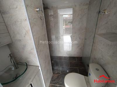 Apartamento de 3 alcobas en arriendo en La Gloria, Medellín, 84 m² · foto 7 de 8