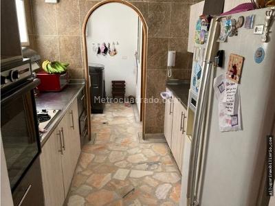 Apartamento en venta en Laureles, Medellín · foto 3 de 17