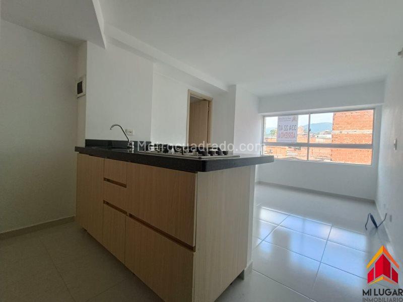 Apartamento Amplio de 1 Alcoba en Barrio Cristóbal - 2