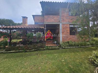 Casa de 4 alcobas en venta en El Escobero, Envigado, 1000 m² · foto 2 de 20