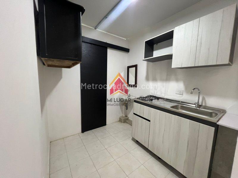 Estudio Tipo Apartaestudio Amoblado de 1 Alcoba en Buenos Aires, Miraflores (35 m²) - 2