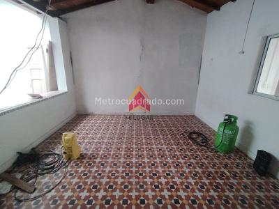 Casa de 4 alcobas en venta en Centro, Envigado, 340 m² · foto 3 de 13
