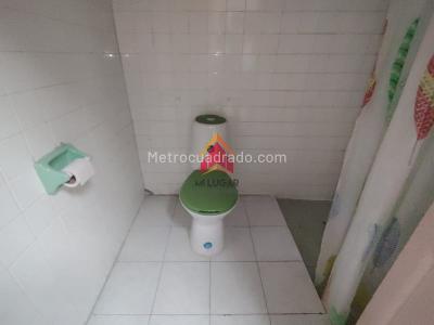 Casa de 4 alcobas en venta en Centro, Envigado, 340 m² · foto 9 de 13