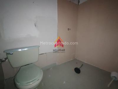 Casa de 4 alcobas en venta en Centro, Envigado, 340 m² · foto 10 de 13