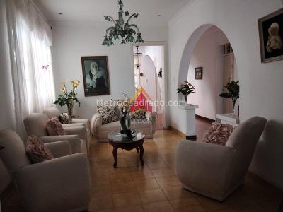 Casa de 5 alcobas en venta en Laureles, Medellín, 386 m² · foto 4 de 18