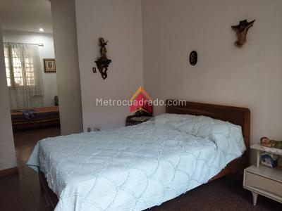 Casa de 5 alcobas en venta en Laureles, Medellín, 386 m² · foto 10 de 18