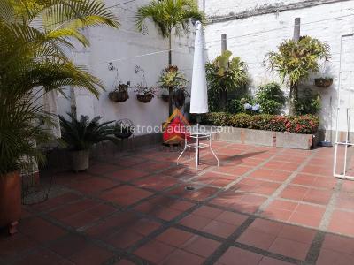 Casa de 5 alcobas en venta en Laureles, Medellín, 386 m² · foto 17 de 18