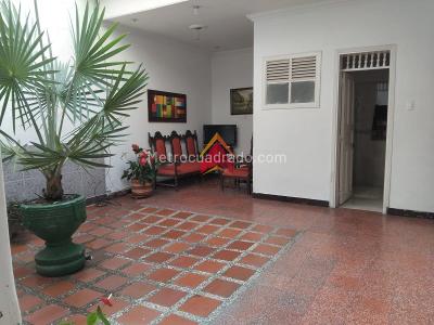 Casa de 5 alcobas en venta en Laureles, Medellín, 386 m² · foto 18 de 18
