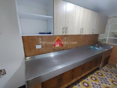 Casa de 5 alcobas en arriendo en Guaimaro, Envigado, 150 m² · foto 2 de 15