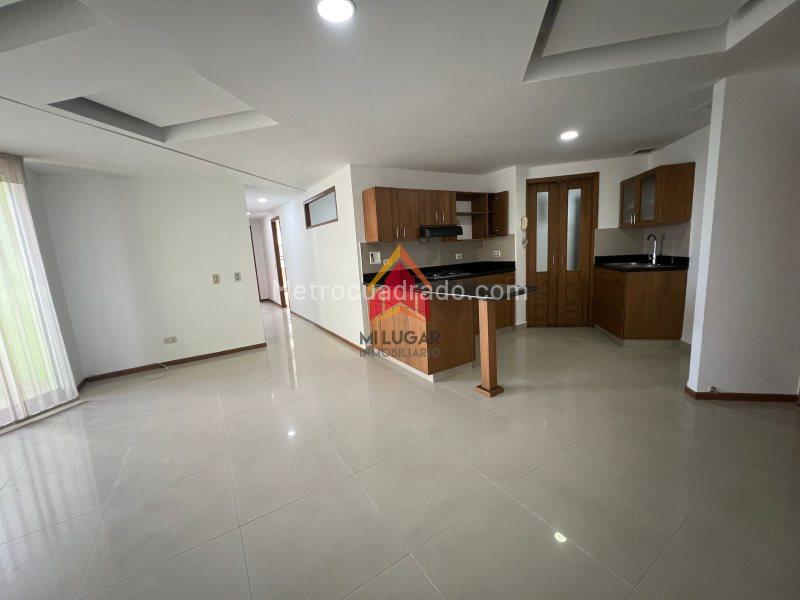 Apartamento luminoso de 3 alcobas en arriendo en Las Lomitas