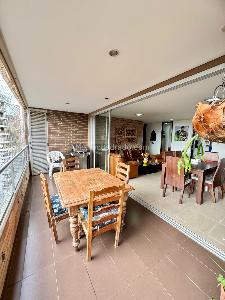 Apartamento de 3 alcobas en venta en El Poblado Las Santas, Medellín, 125 m² · foto 15 de 20