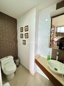 Apartamento de 3 alcobas en venta en El Poblado Las Santas, Medellín, 125 m² · foto 3 de 20