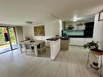 Casa de 3 alcobas en venta en Loma La Sebastiana, Envigado, 240 m² · foto 3 de 15