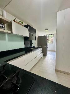 Casa de 3 alcobas en venta en Loma La Sebastiana, Envigado, 240 m² · foto 4 de 15